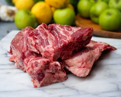Свинина на кости охлаждённая 1 кг - купить в Махческе